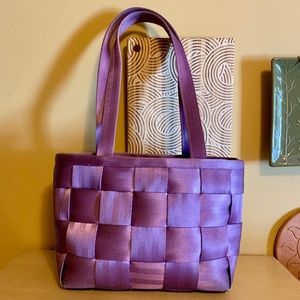 Harveys Seatbelt Bag Violet Medium Tote